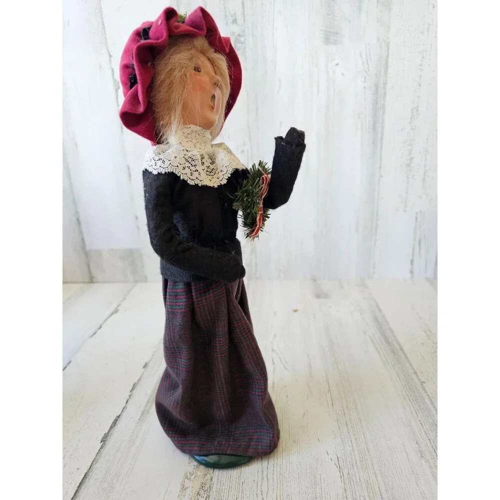 Byers choice Victorian lady‎ wreath plaid vintage curler Xmas